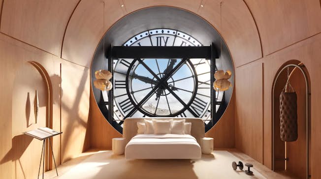 AirBnB image of bedroom at Musee d'Orsay